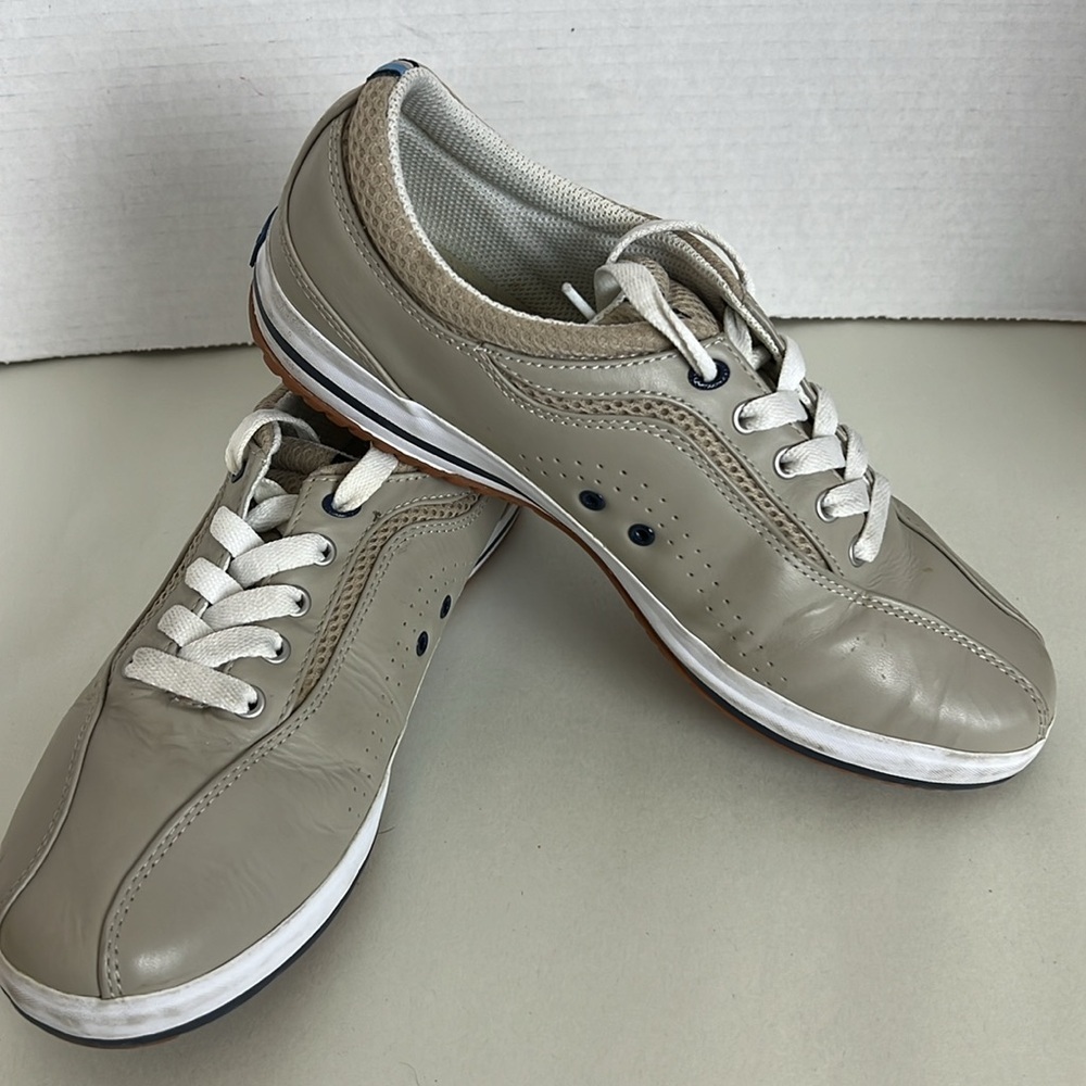 Keds Square Toe Sneakers with Arch Support Size 8.5